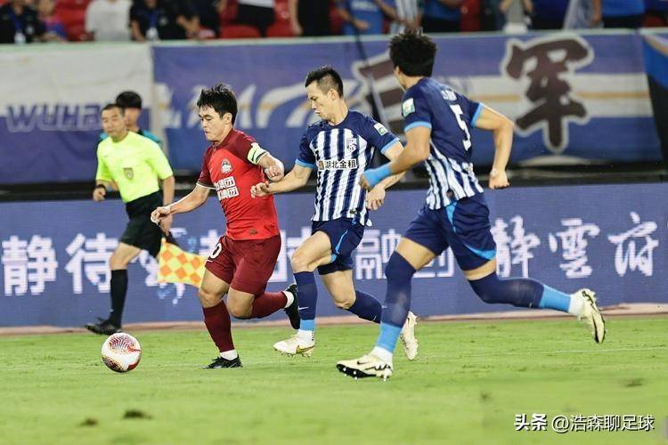河南建业爆冷击败武汉三镇，赛场上的惊喜常常发生的简单介绍